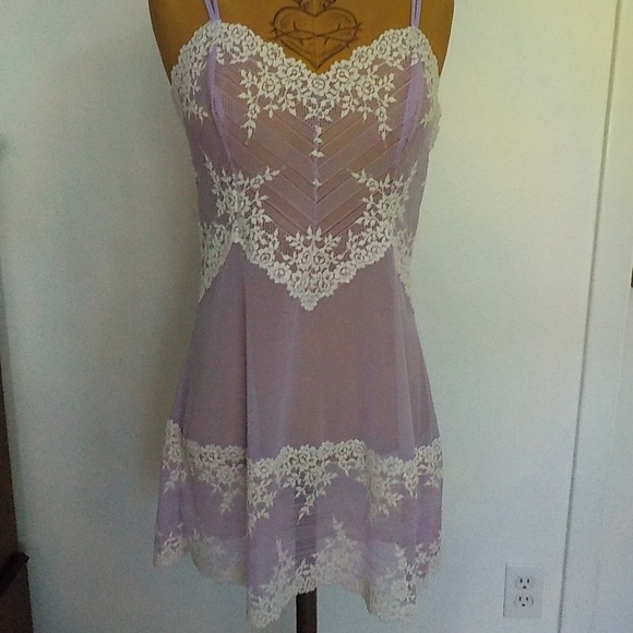 Wacoal Other - Wacoal Lt Purple Embrace Lace Chemise Nightie